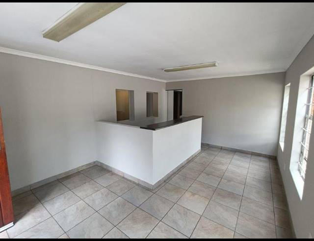 INDUSTRIAL PROPERTY TO RENT IN HALFWAY HOUSE